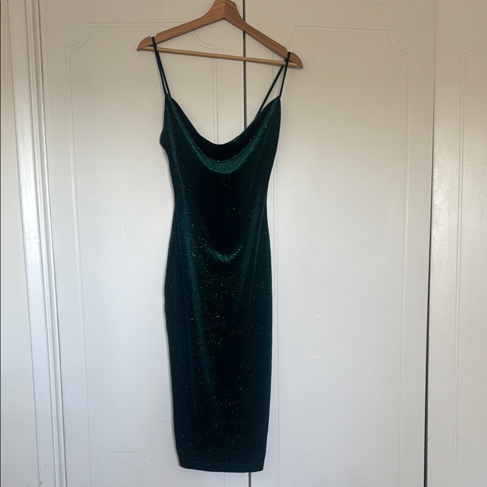 Emerald green bodycon dress